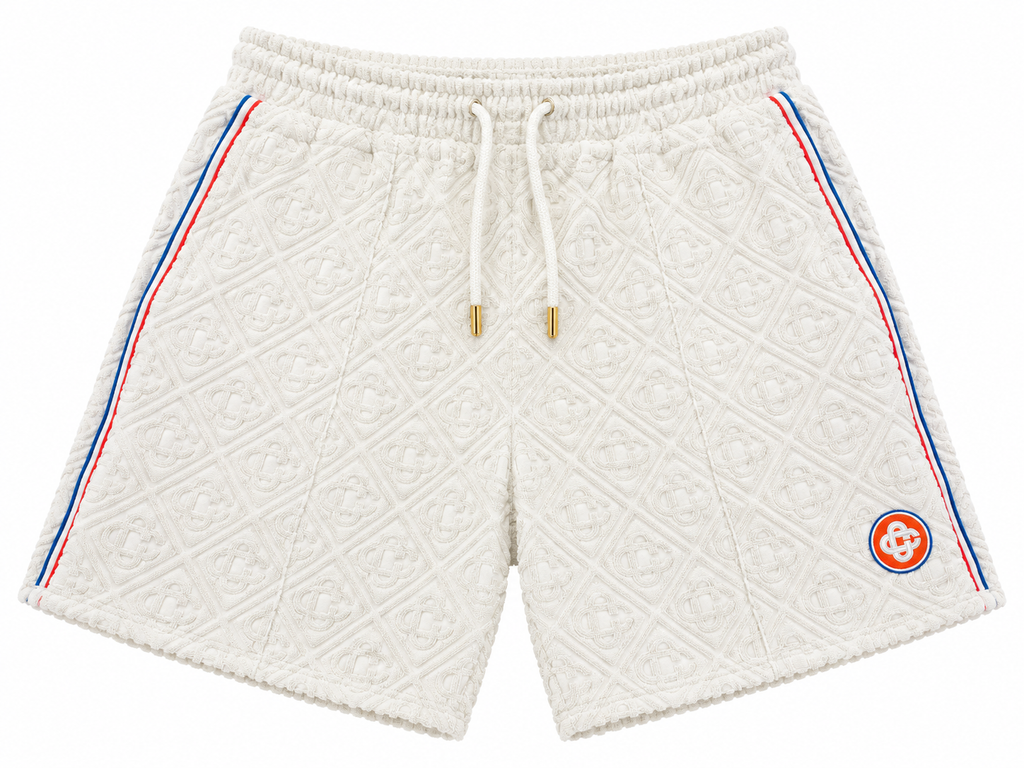 Detalle del short del conjunto Casablanca blanco