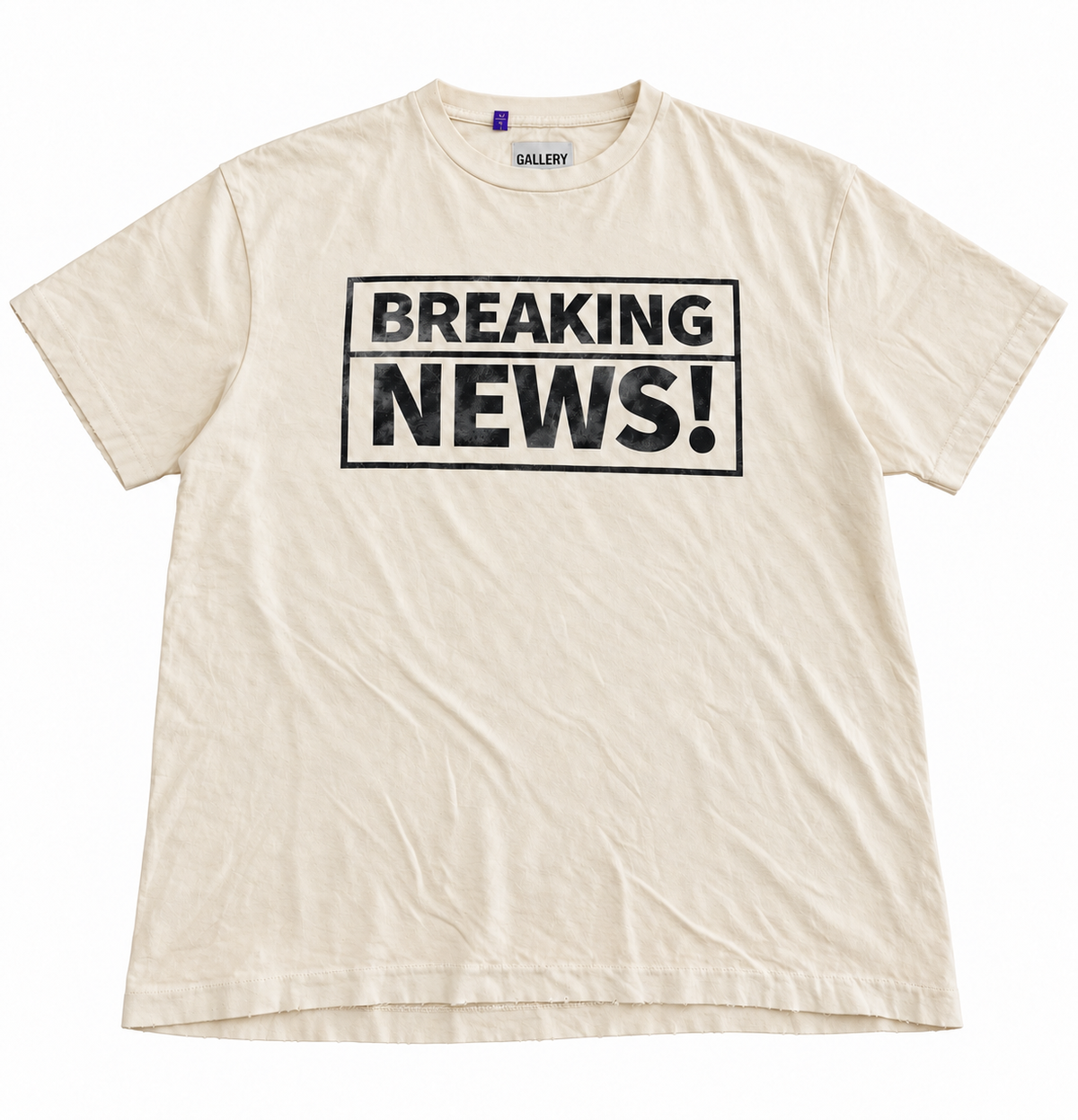 Gallery Dept. Breaking News Tee · Crema claro · vista frontal sobre fondo blanco