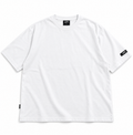Pullover oversize Switch blanco con etiqueta en la manga